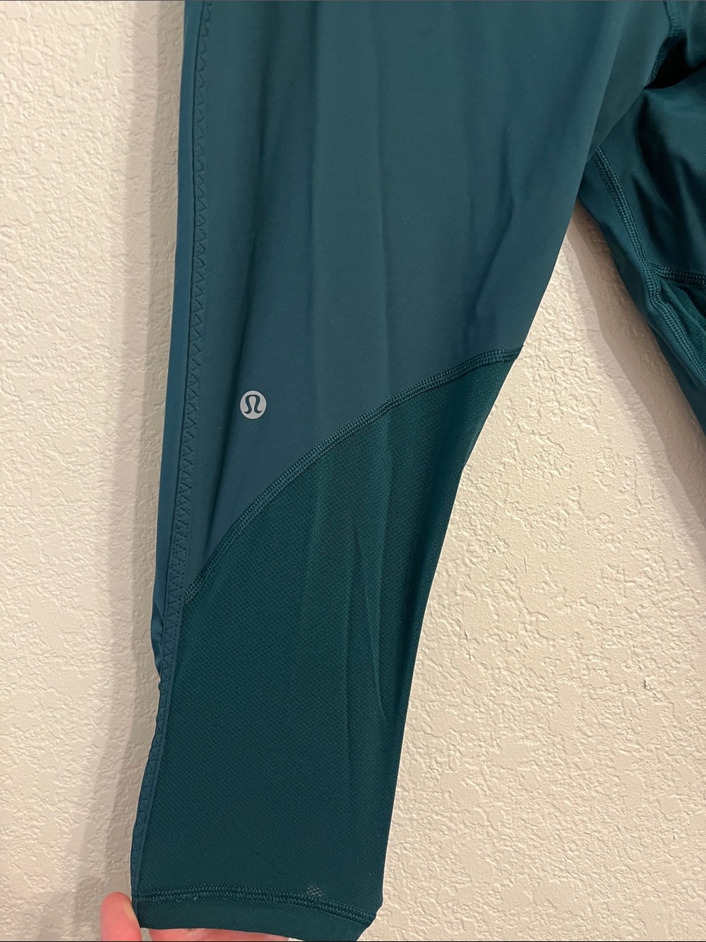 lululemon athletica Teal Cropped Performance Leggings - Picture 3 of 5